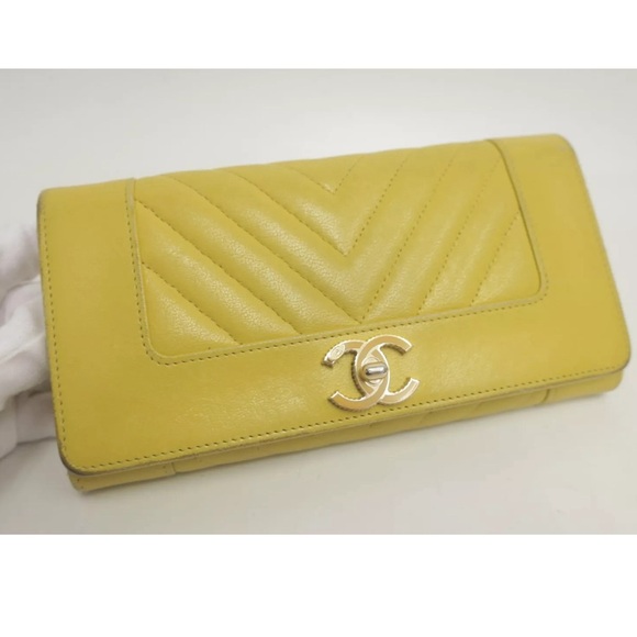 Authentic CHANEL CC Chevron V Stitch Leather Bifold Long Wallet 💝 - Picture 3 of 11